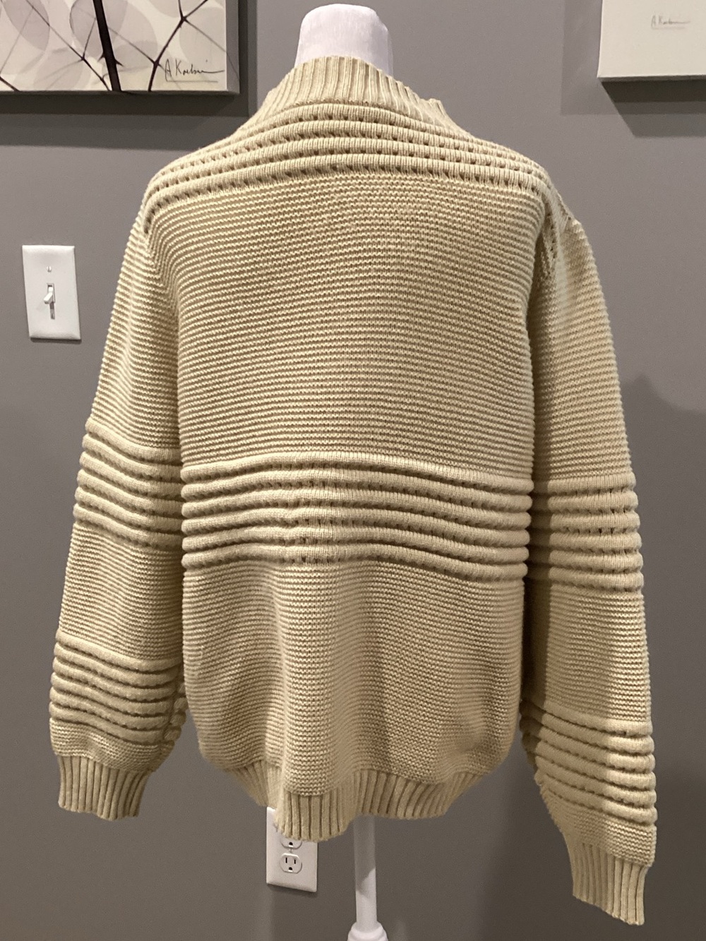 Textured Cream Turtleneck Sweater - Relaxed Fit Lg - Picture 2 of 6
